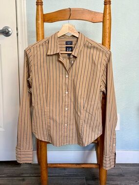 GAP Button-Up Shirt NWOT